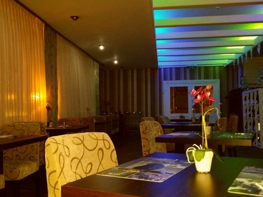 Abant Hotel Frankfurt اوبرتشوسن المظهر الخارجي الصورة