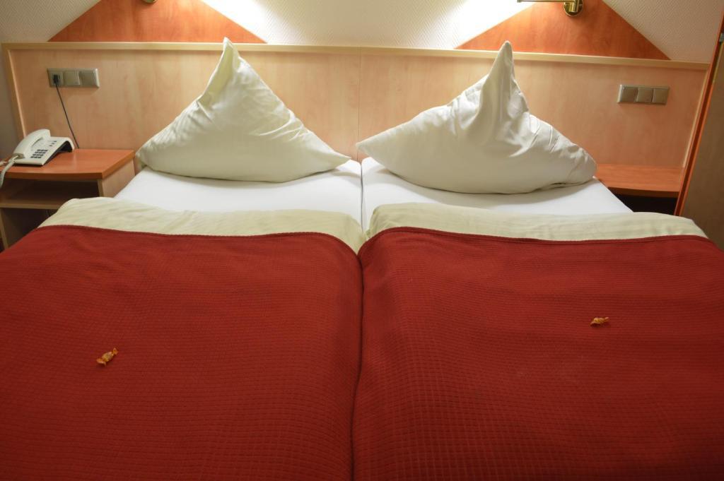 Abant Hotel Frankfurt اوبرتشوسن الغرفة الصورة