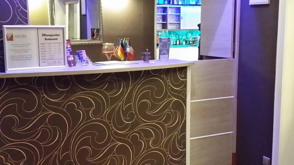 Abant Hotel Frankfurt اوبرتشوسن المظهر الخارجي الصورة